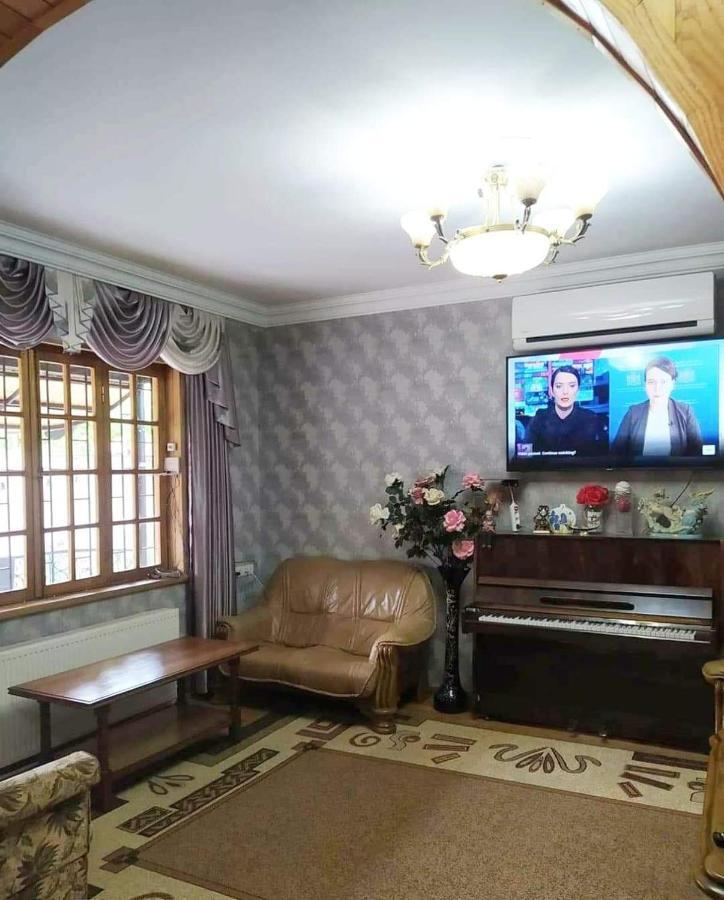 Villa In Tbilisi Eksteriør billede